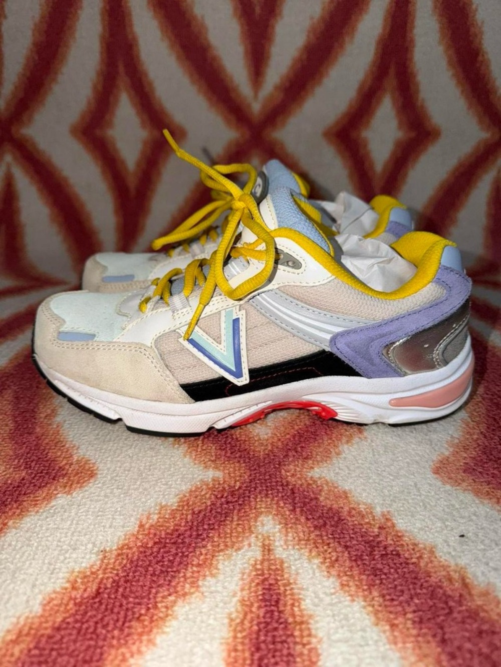 Vionic Women's 23Walk 2.0 Sneaker - Size 7